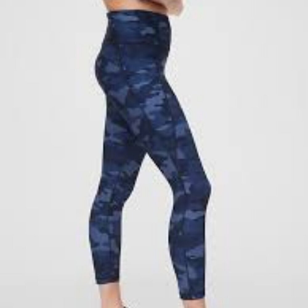 GapFit Size SP Blue Camo High Rise Blackout Print 7/8 Leggings